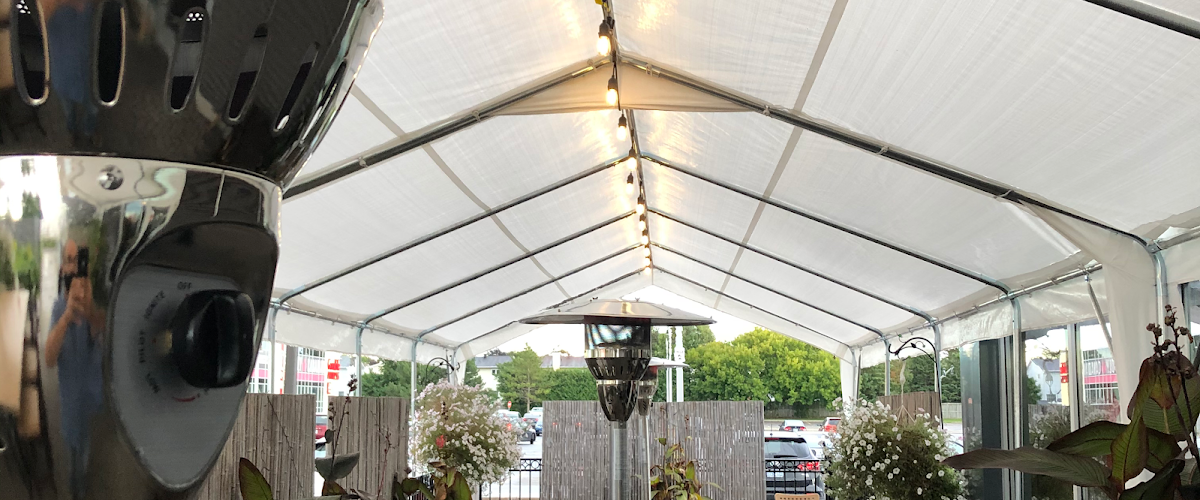 Corner Bar and Grill