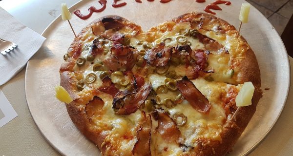 Louis Pizza (McArthur, Ottawa) photo 2