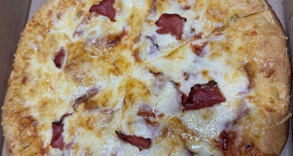 Louis Pizza (McArthur, Ottawa) photo 4