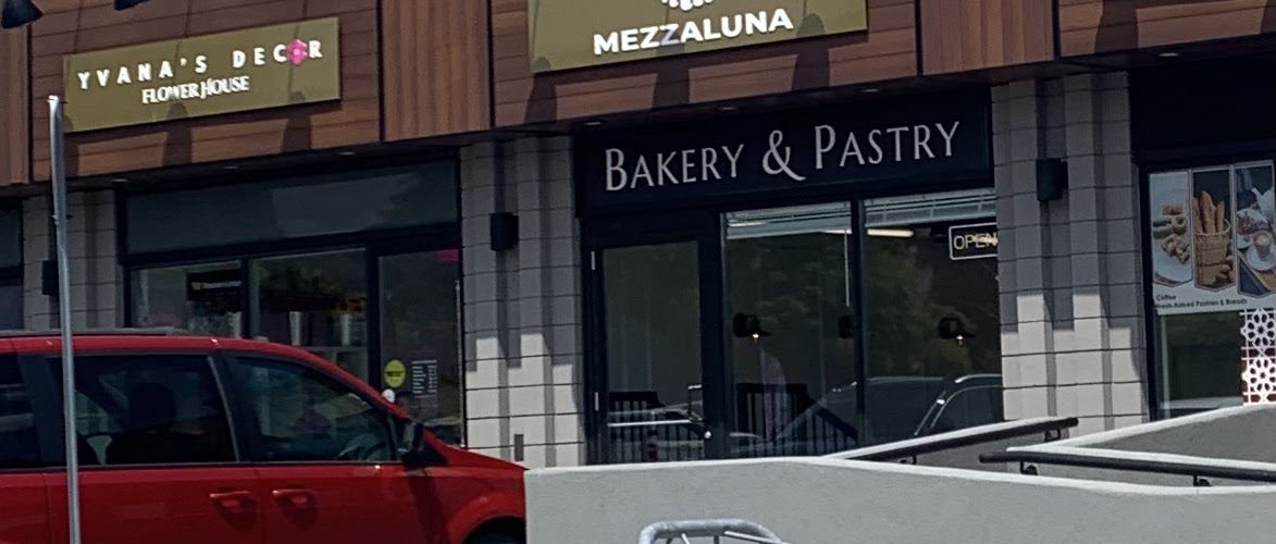 Mezzaluna Bakery & Pastry