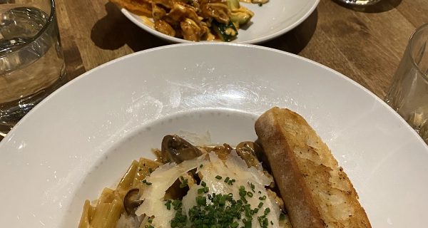 Moxies Orleans Restaurant photo 3