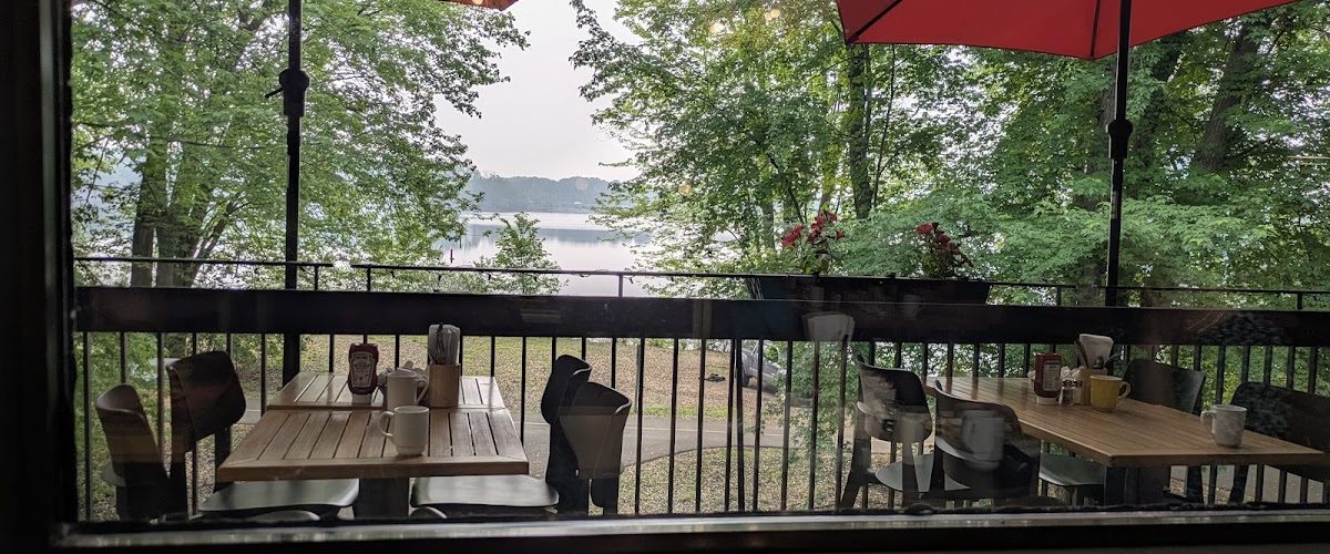 Saint-Eloi Café Bistro