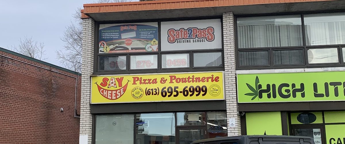 Say Cheese pizza & poutine